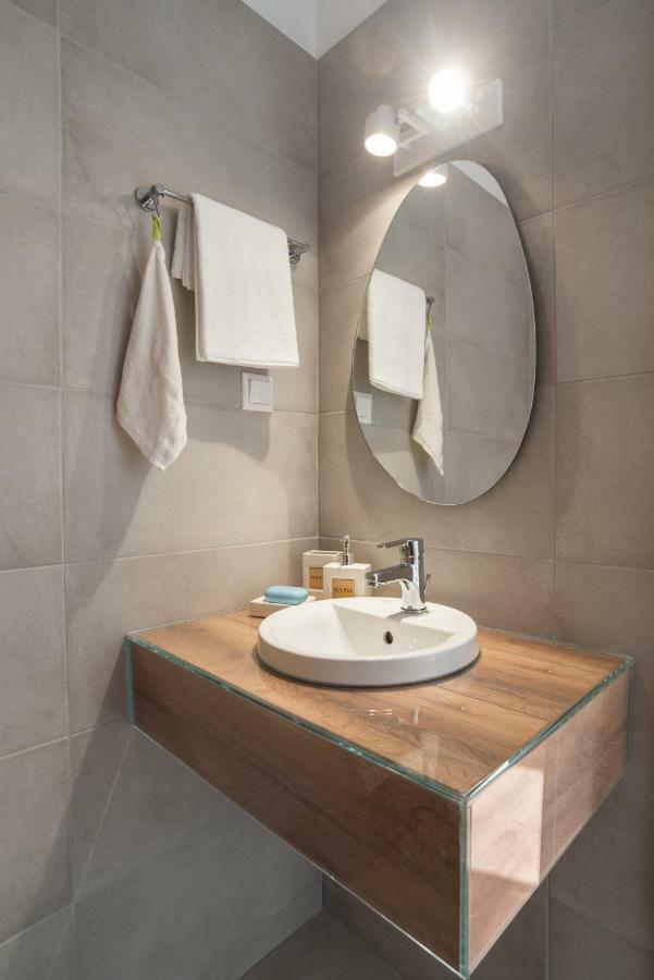 Epipleon Suites Agioi Apostoloi  Ngoại thất bức ảnh